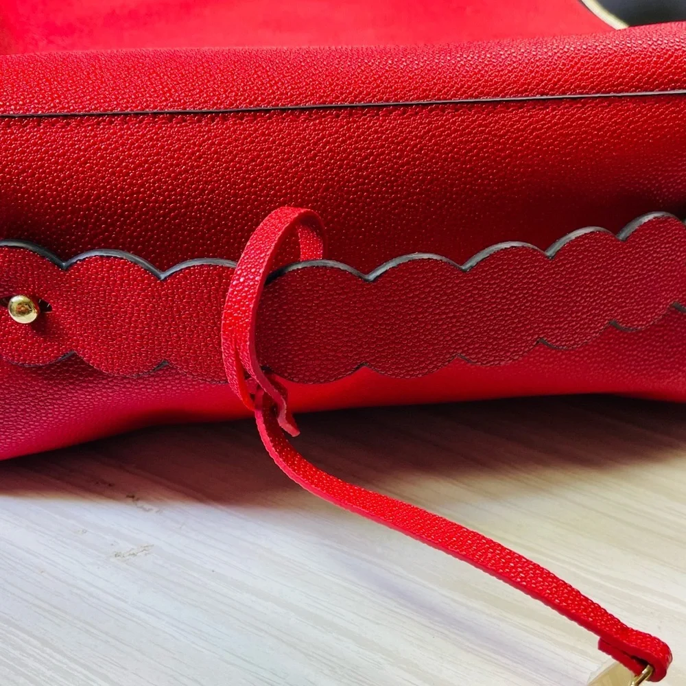 Estee Lauder Blockbuster Beauty Makeup Travel Bag Cosmetic Bag Train Case Red